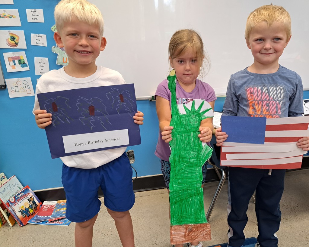 Kindergarten students learn about American symbols.